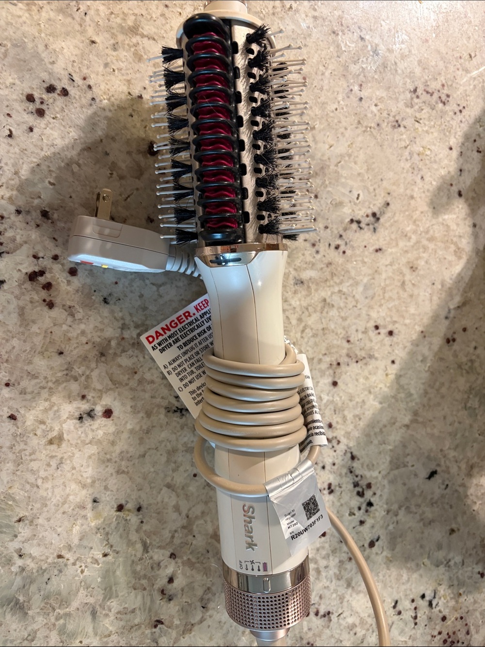 Shark 2-in-1 Hot Air Brush in Cream and Red